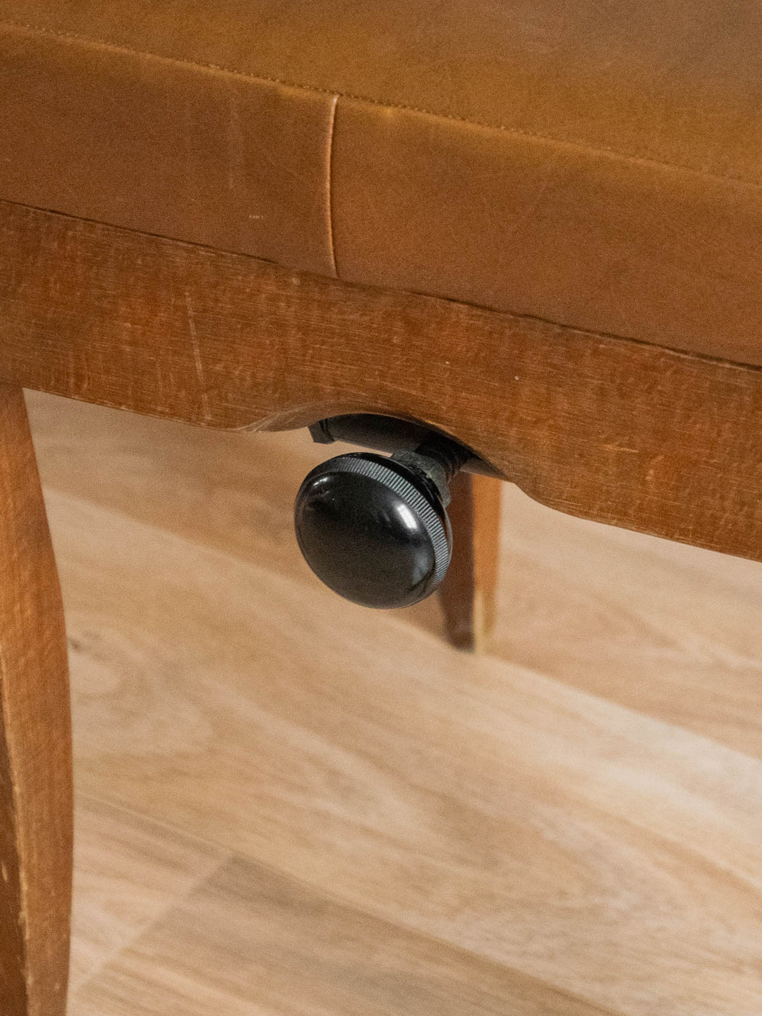 axel-tabouret-bois-621-9