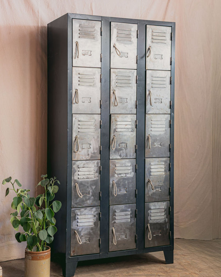 magda-armoire-style-industriel-724-1