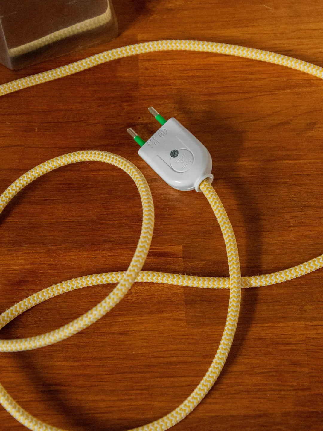 julia-lampe-à-poser-laiton-770-11