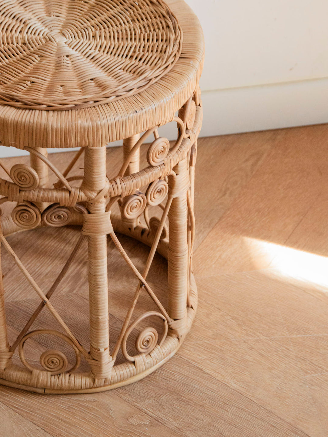 regis-tabouret-rotin-669-7