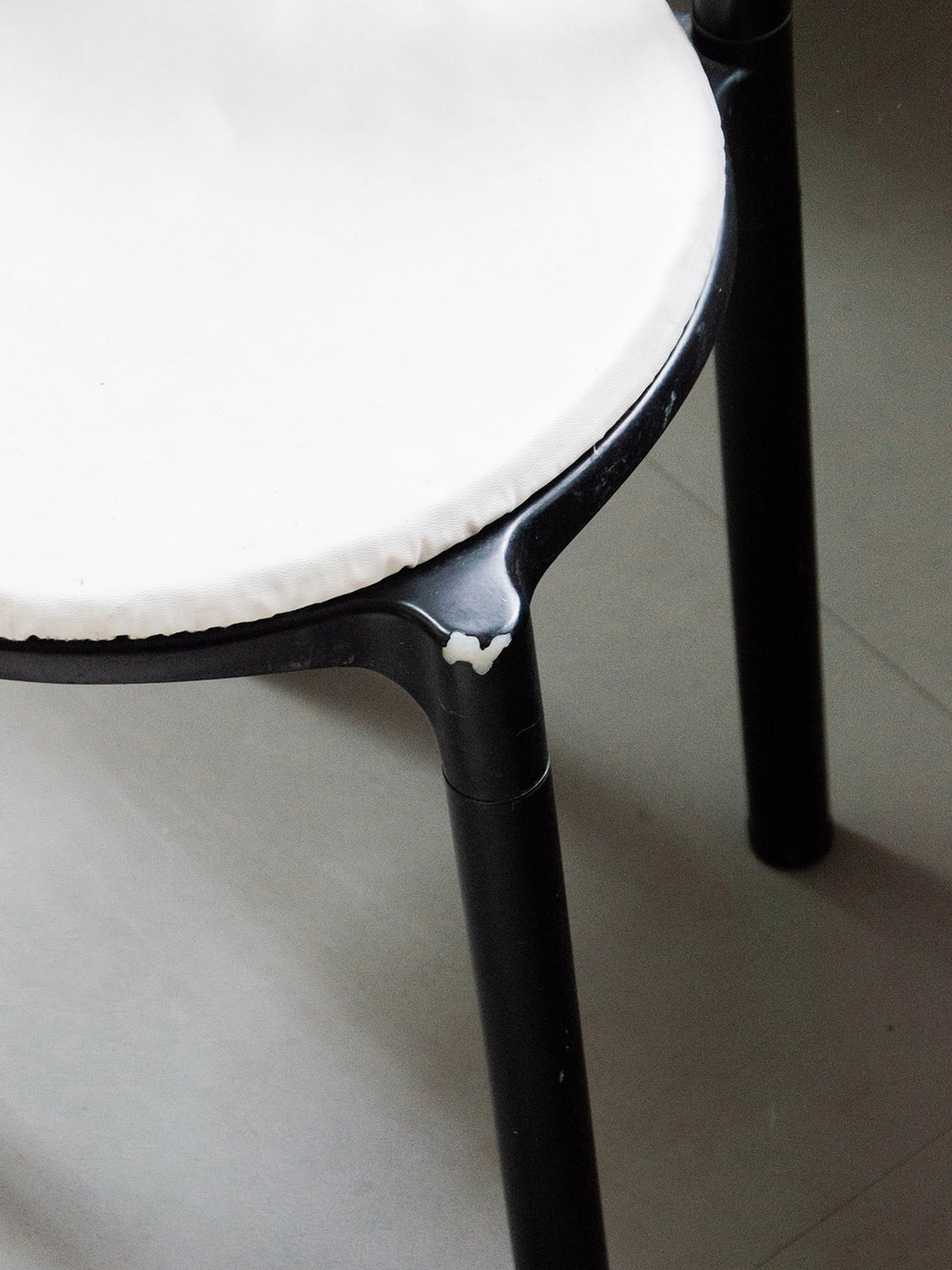 alma-chaise-plastique-567-7