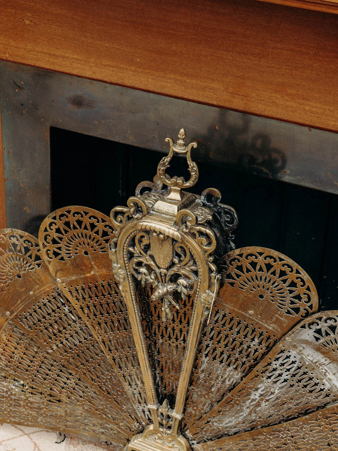 hippolyte-manteau-cheminee-bois-laiton-5-4