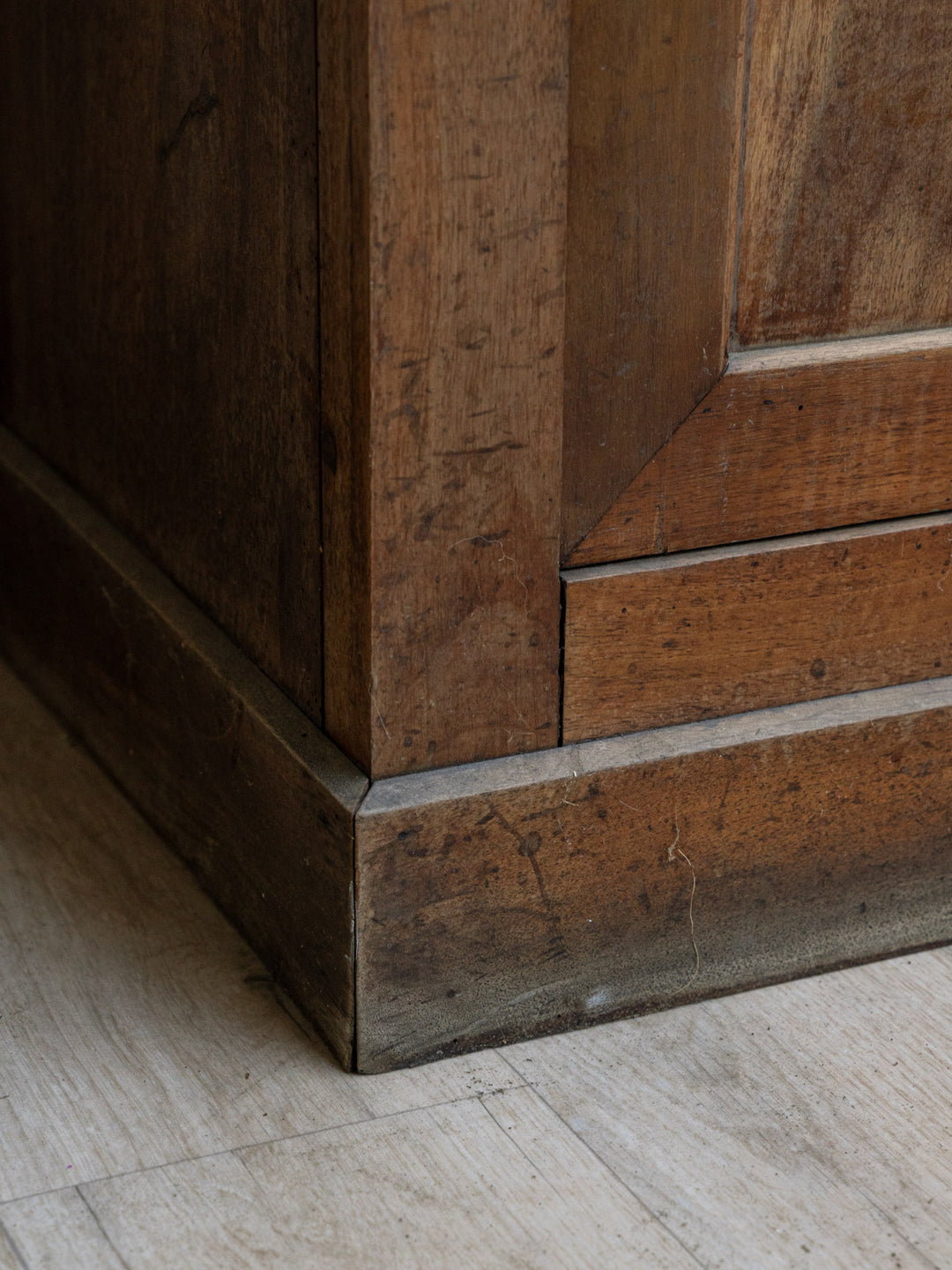 gilbert-buffet-bois-1549-6