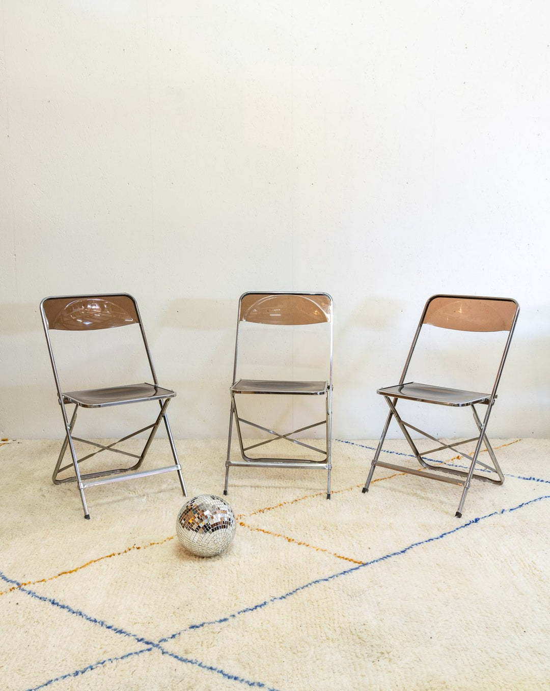 alma-chaise-plexiglass-1149-1