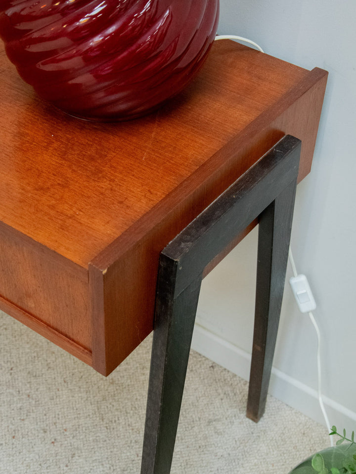 hanna-table-appoint-teck-642-7