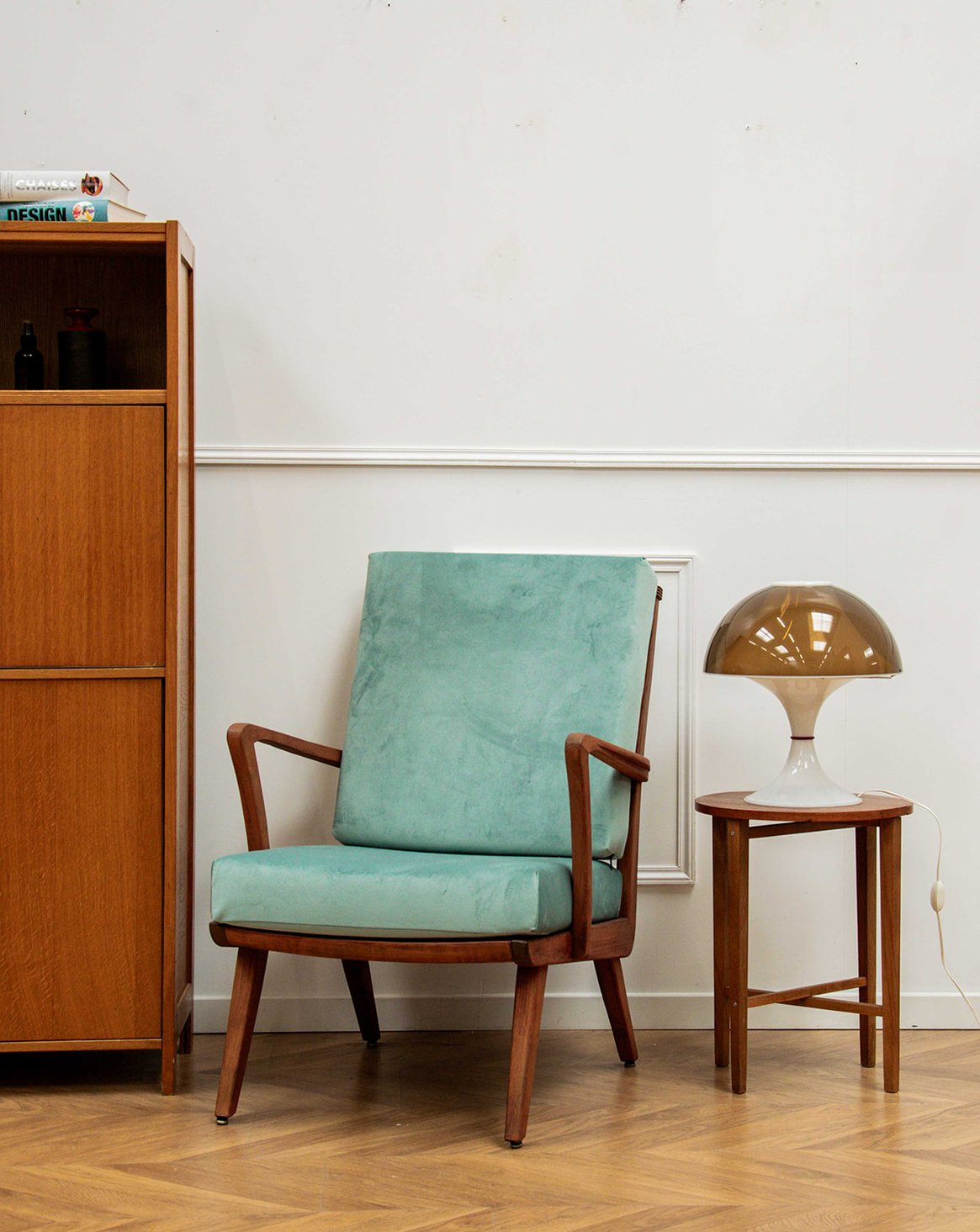 Seating: stools, chairs, benches, armchairs, sofas…