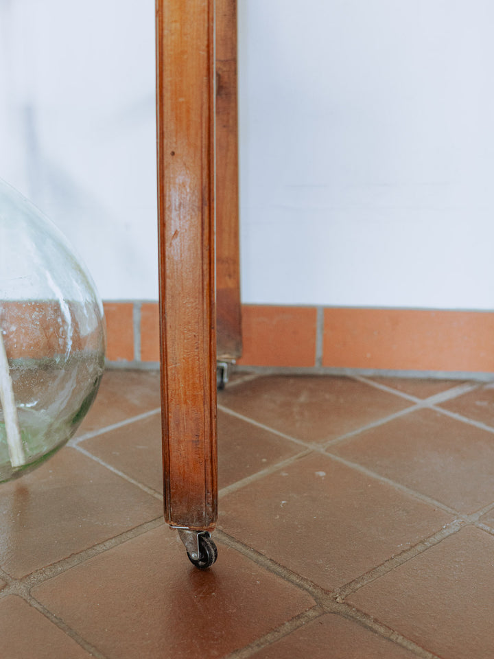 francine-table-appoint-bois-ferme-roulettes-1118-10