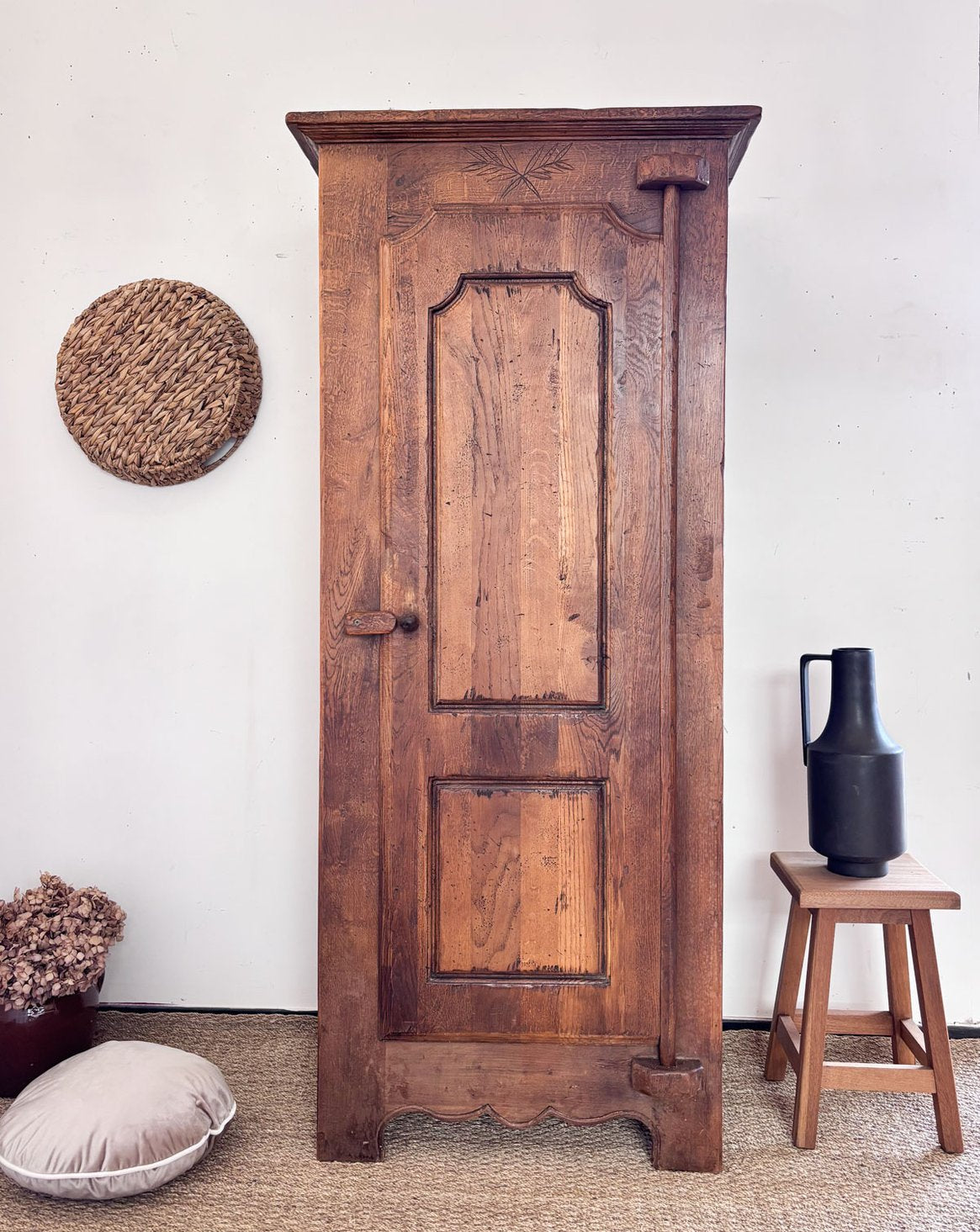 Mobilier : meubles, tables, coiffeuses, chevets