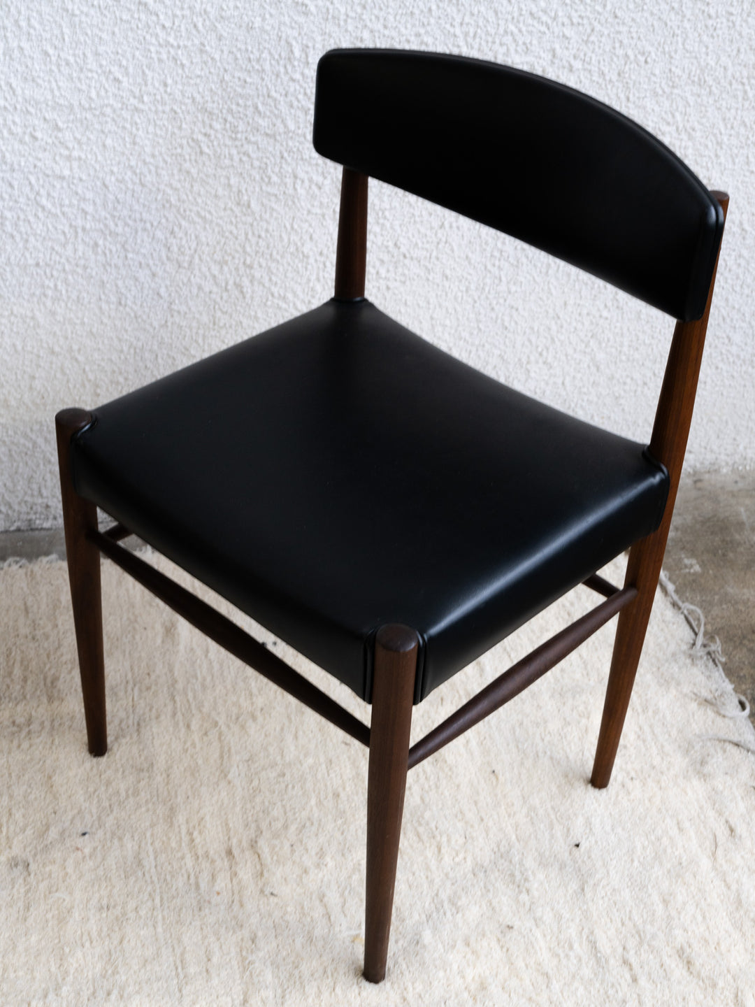 BA-191124-30-CHAISES-NOIRES-3.jpg