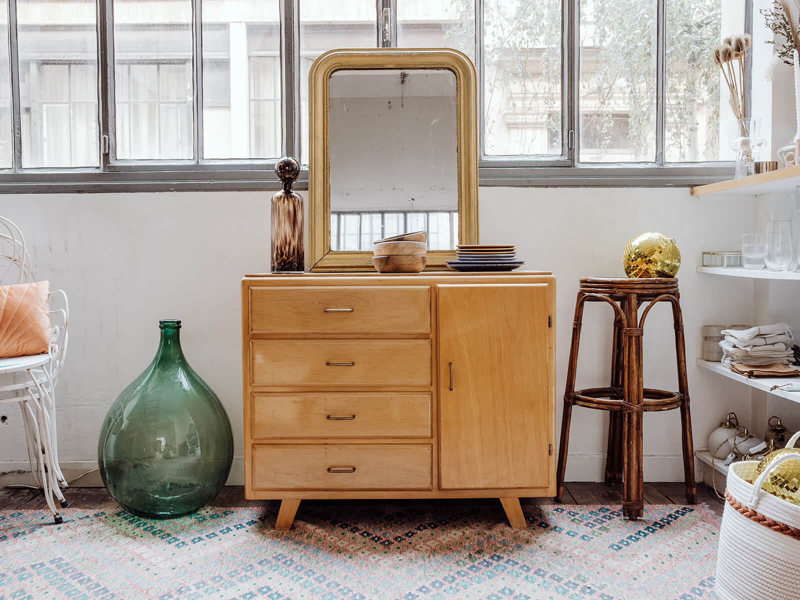 Buffet ancien et commode vintage chez Debongout