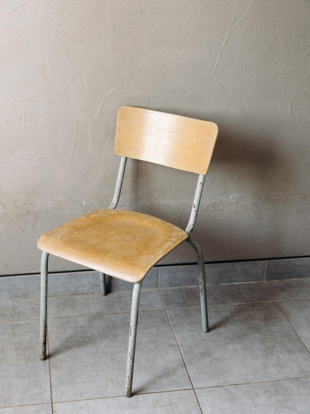 Diana, the metal chair No. 30