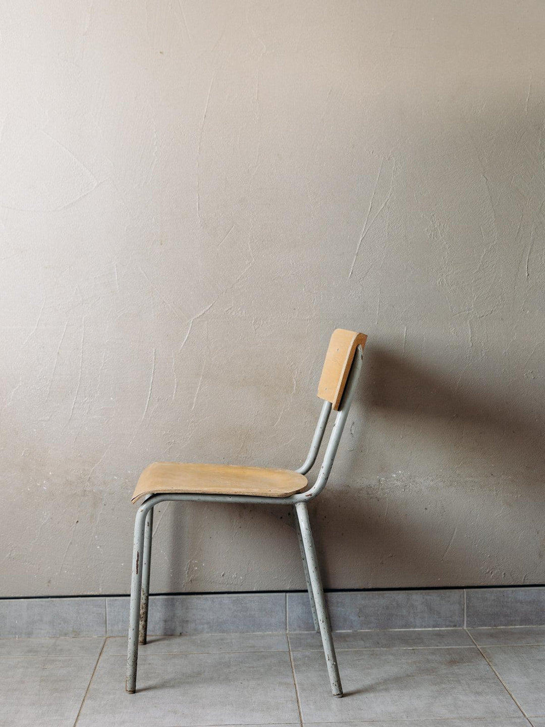 Diana, the metal chair No. 30