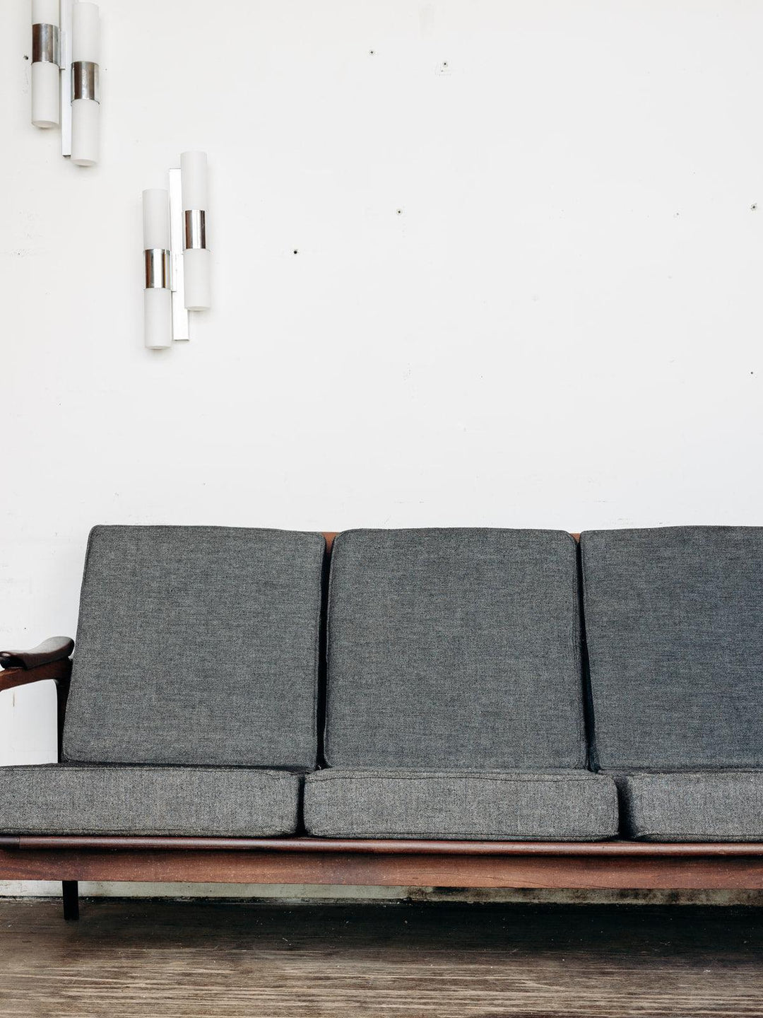 Robert, the Scandinavian sofa No. 4