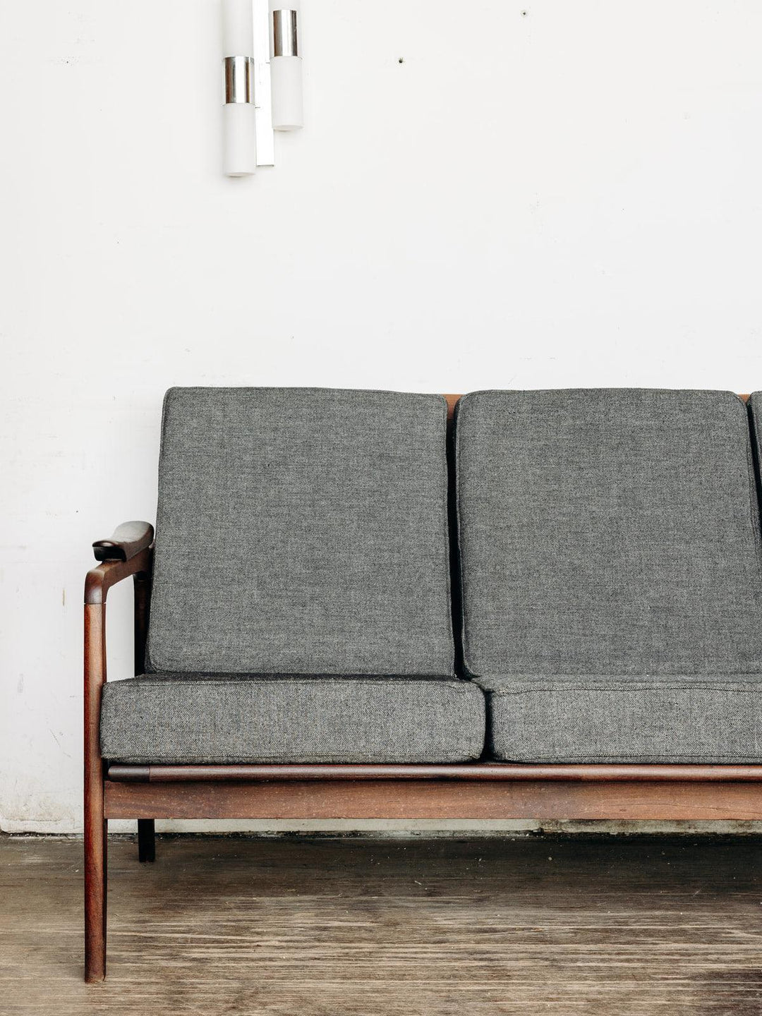 Robert, the Scandinavian sofa No. 4