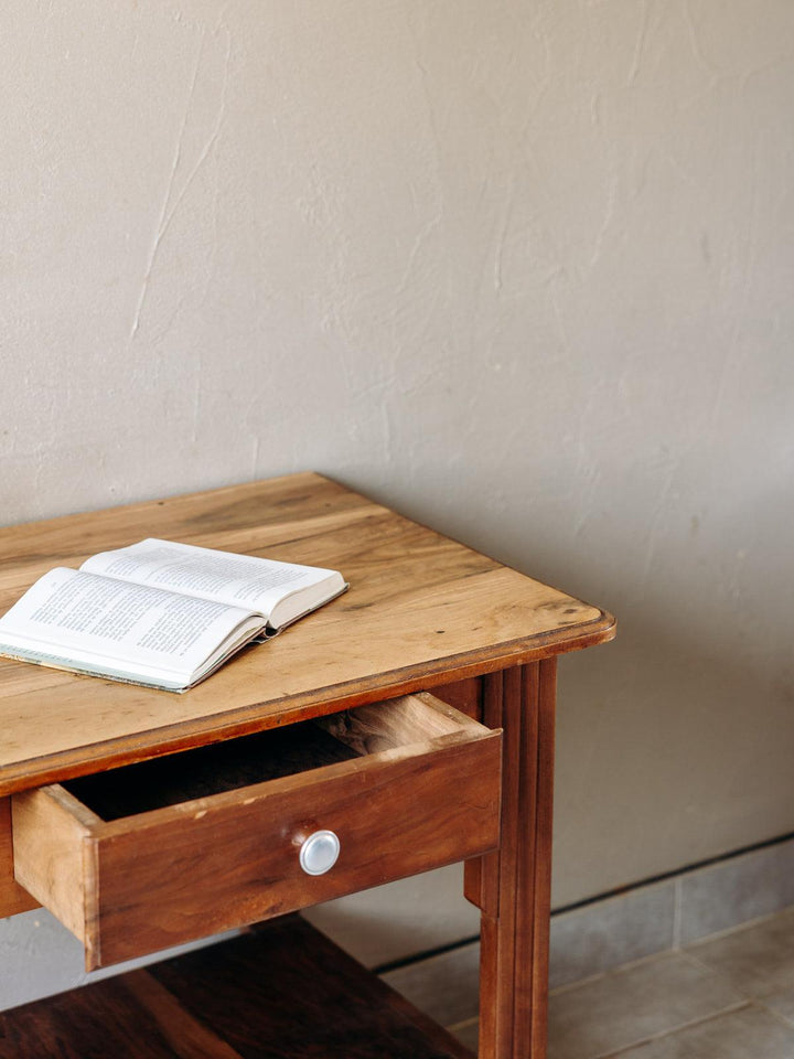 Louise, the wooden dressing table No. 77