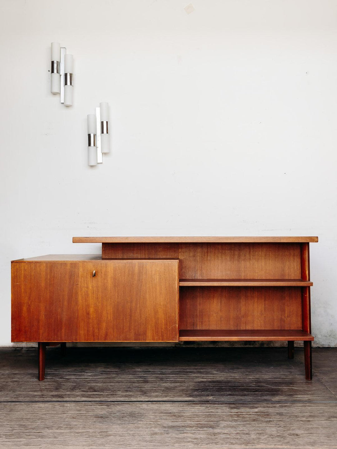 Yvan, the teak desk No. 1