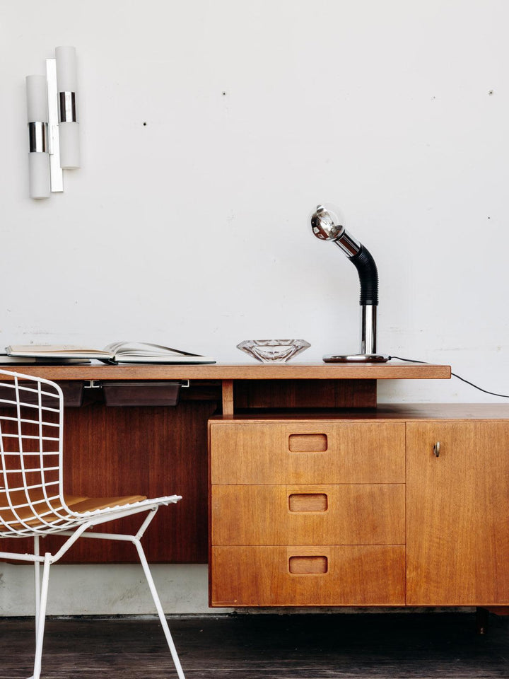 Yvan, the teak desk No. 1