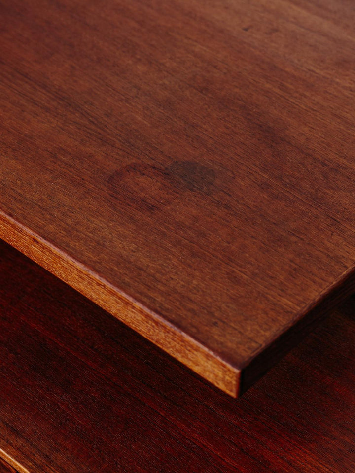 Yvan, the teak desk No. 1