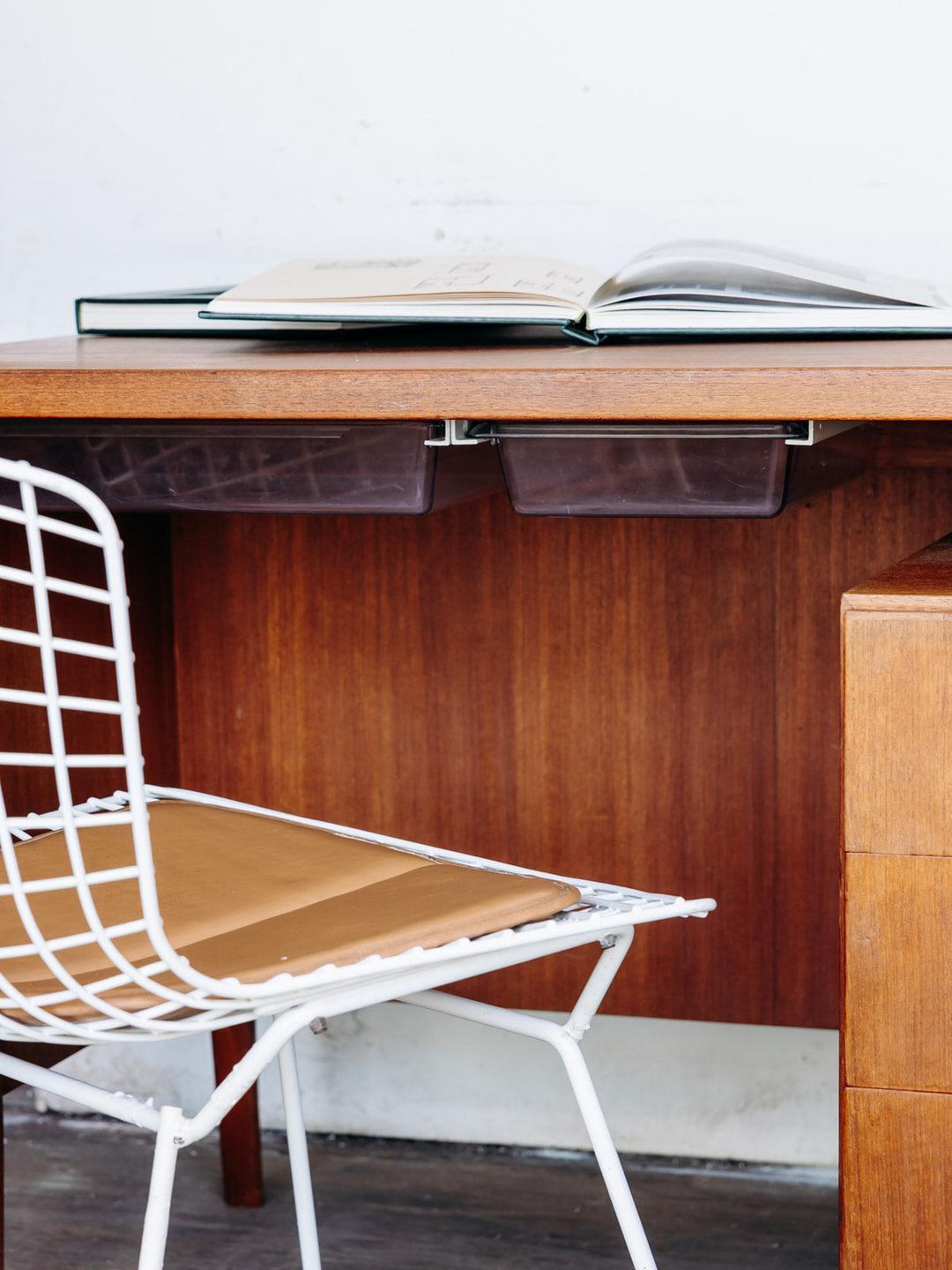 Yvan, the teak desk No. 1