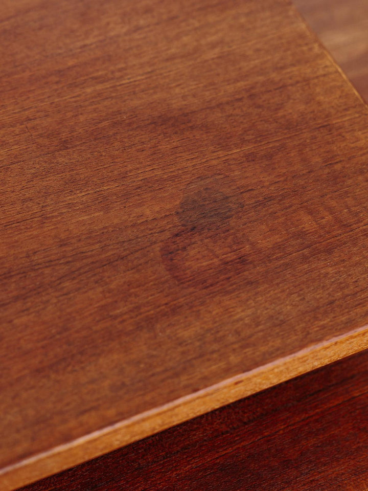 Yvan, the teak desk No. 1