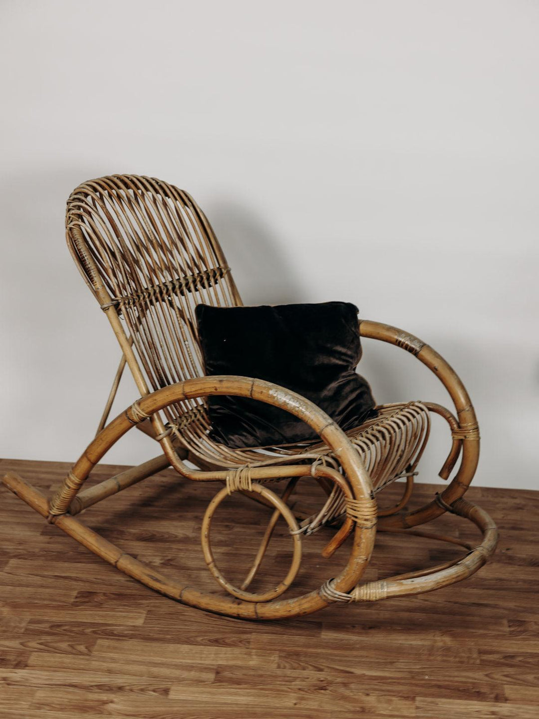 Alibert, the rocking chair N°15