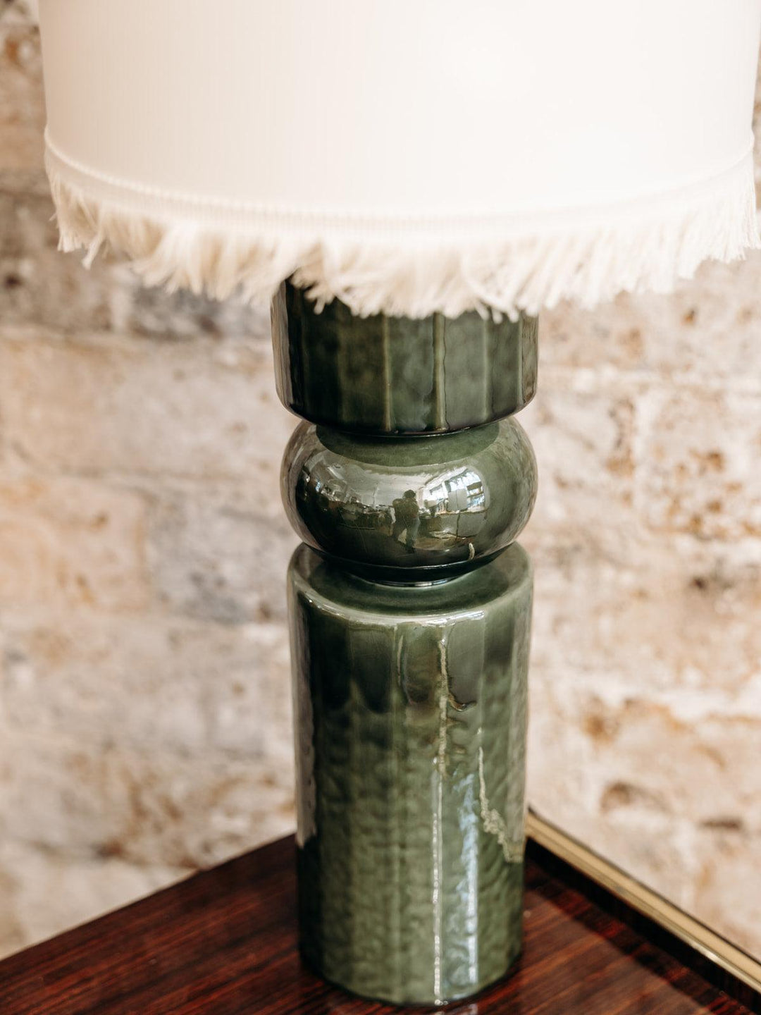 Frida, la lampe de table vert satiné - Debongout