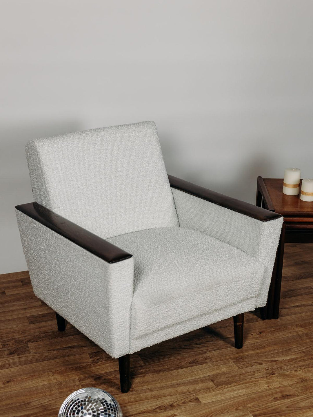 Jakob, le fauteuil bouclette N°24