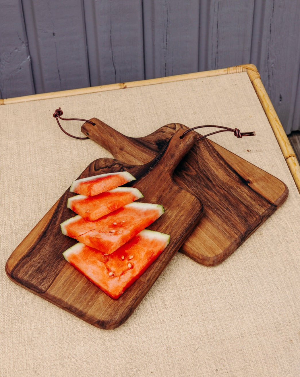 Noa, the walnut cutting board