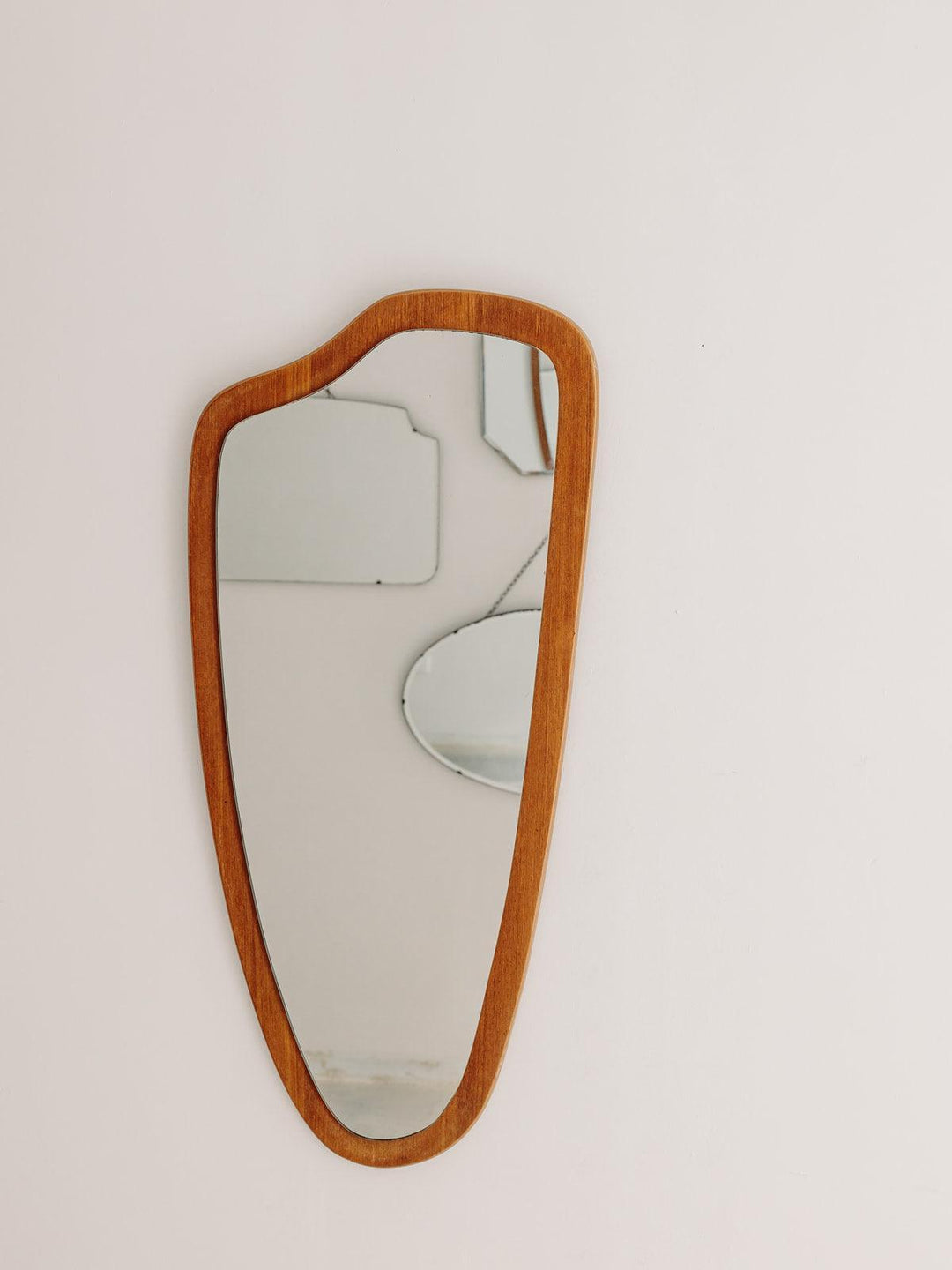 Igor, the Scandinavian mirror No. 6