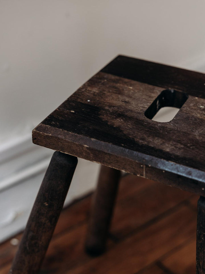 Regis, the wooden stool No. 55