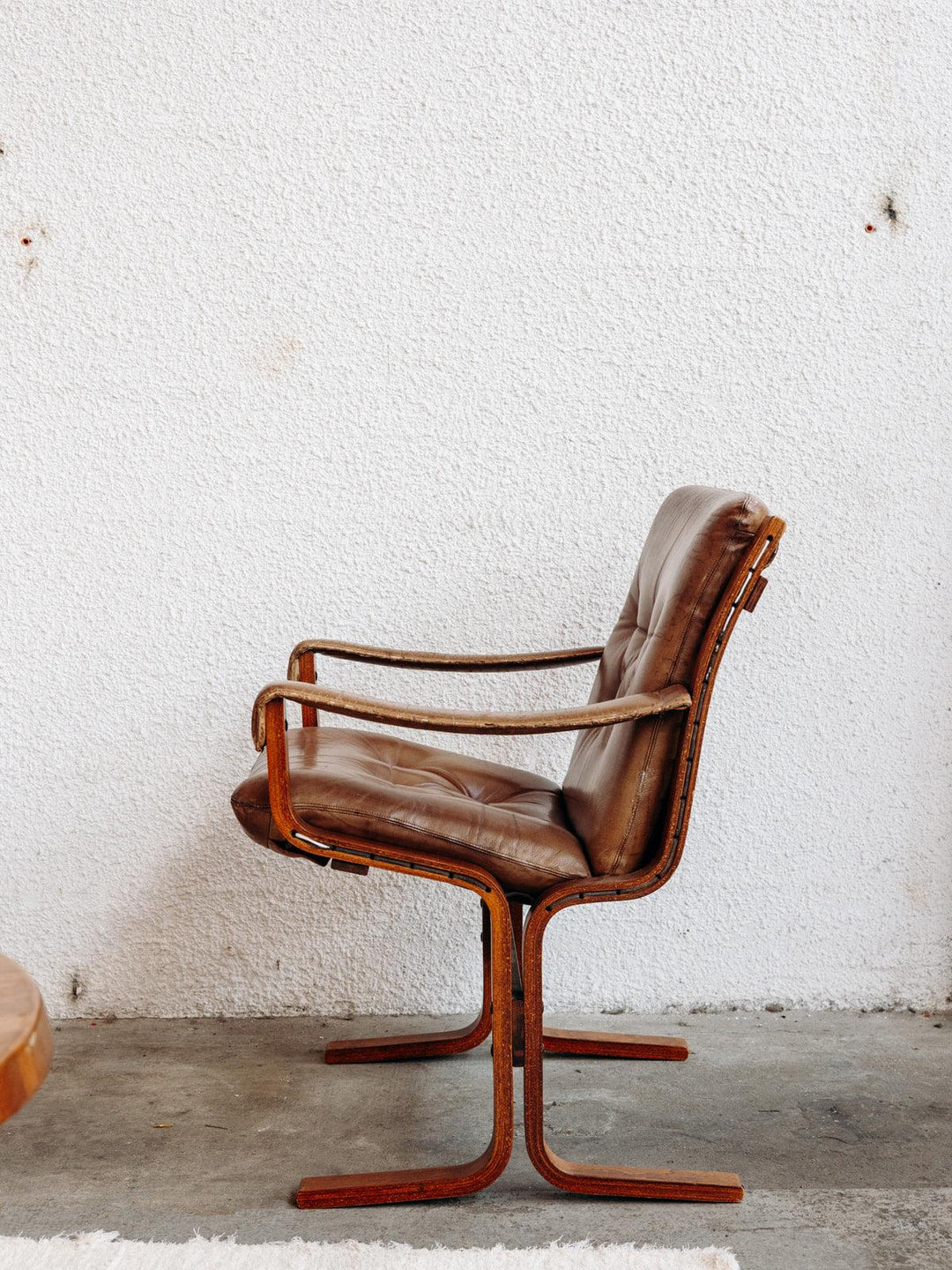 Jakob, the leather armchair No. 28