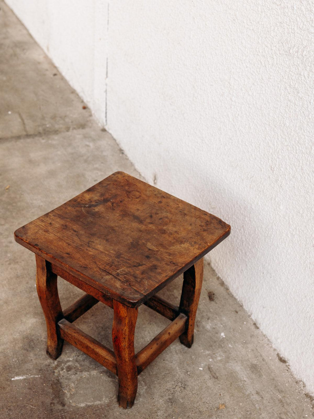 Regis, the wooden stool No. 57