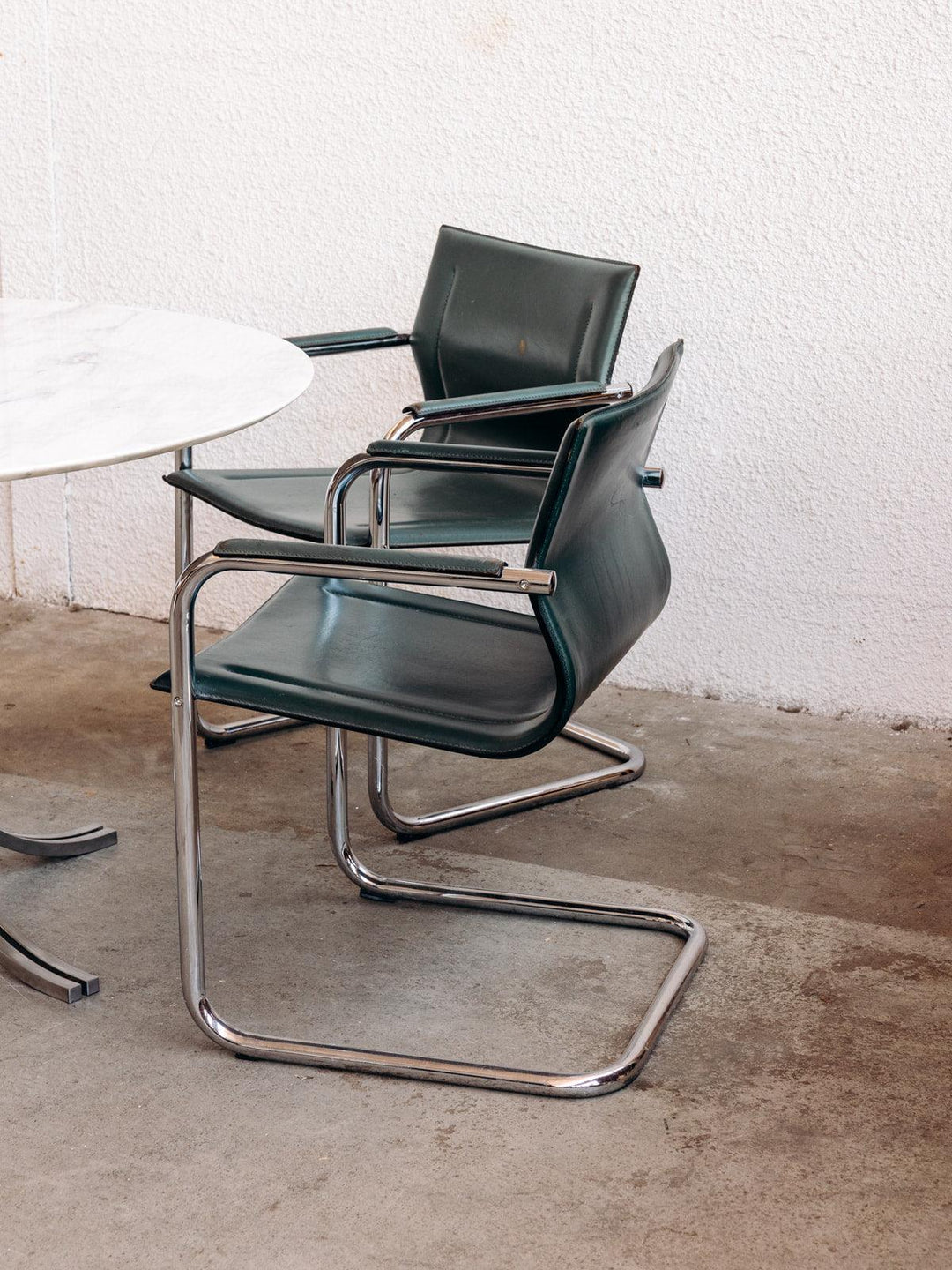 Diana, set of two metal chairs No. 34