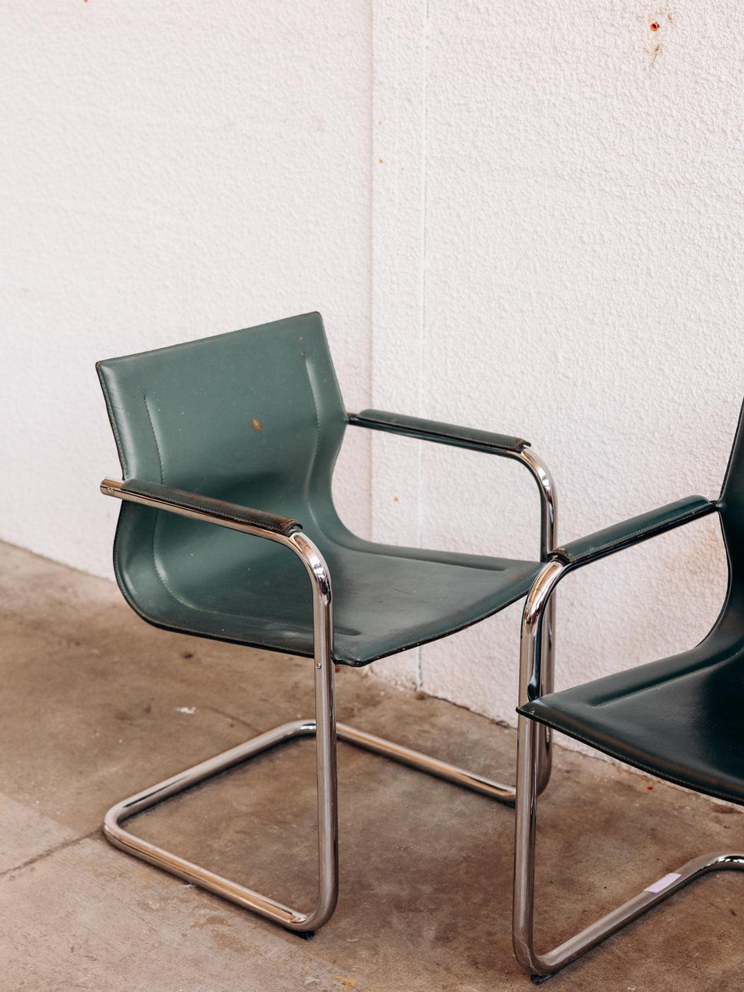 Diana, set of two metal chairs No. 34