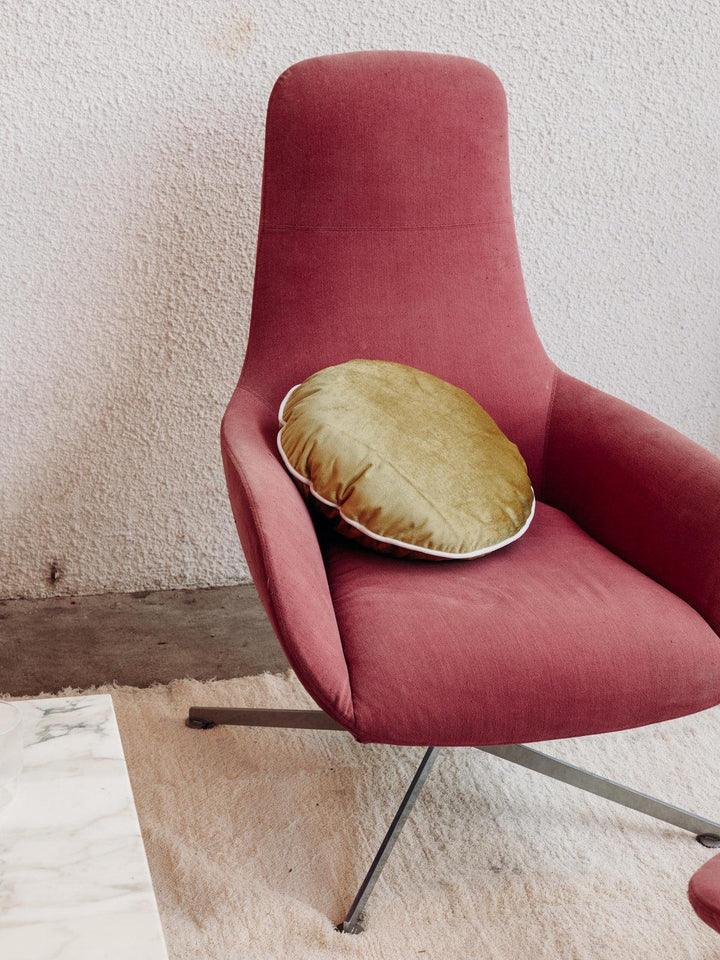 Jakob, the Zanotta armchair No. 31