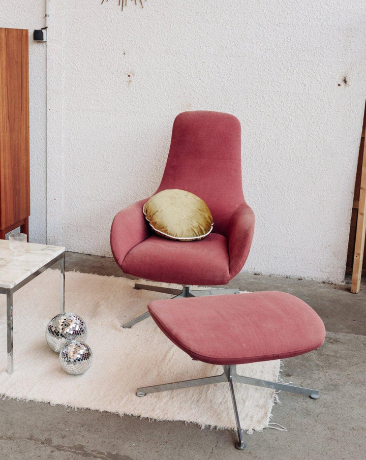 Jakob, the Zanotta armchair No. 31