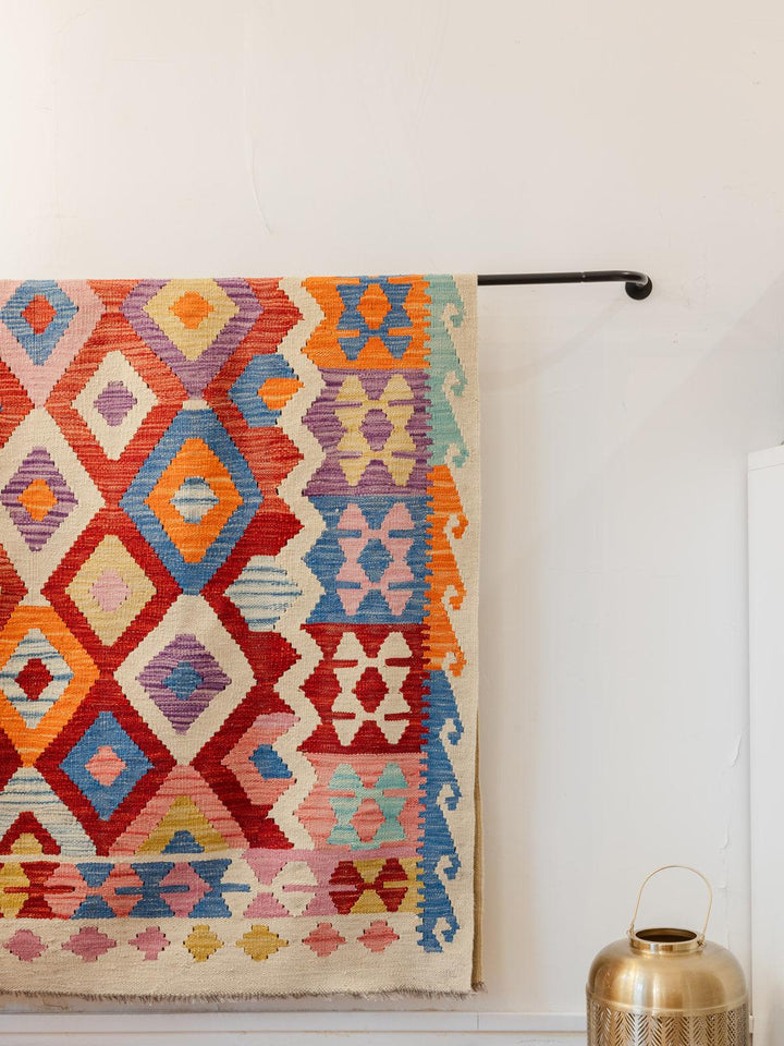 Eddy, le tapis kilim N°185 - Debongout