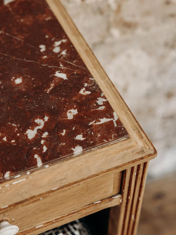 Odile, la table de chevet en marbre N°258 - Debongout