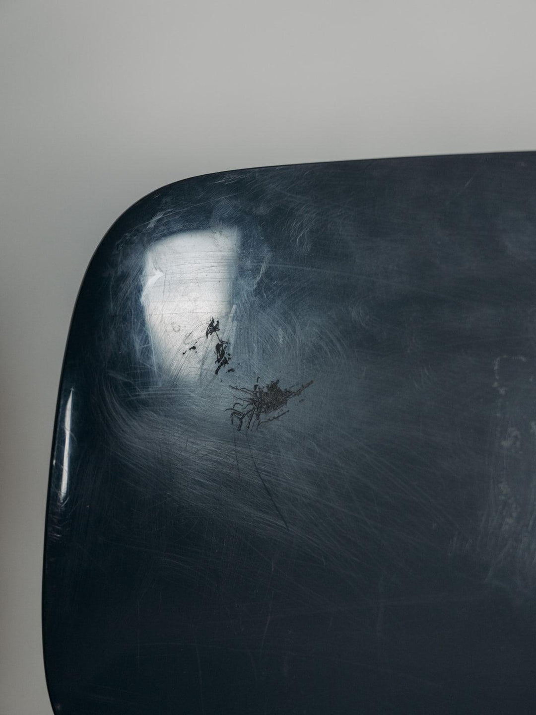Diana, la chaise en plexiglas N°13 - Debongout