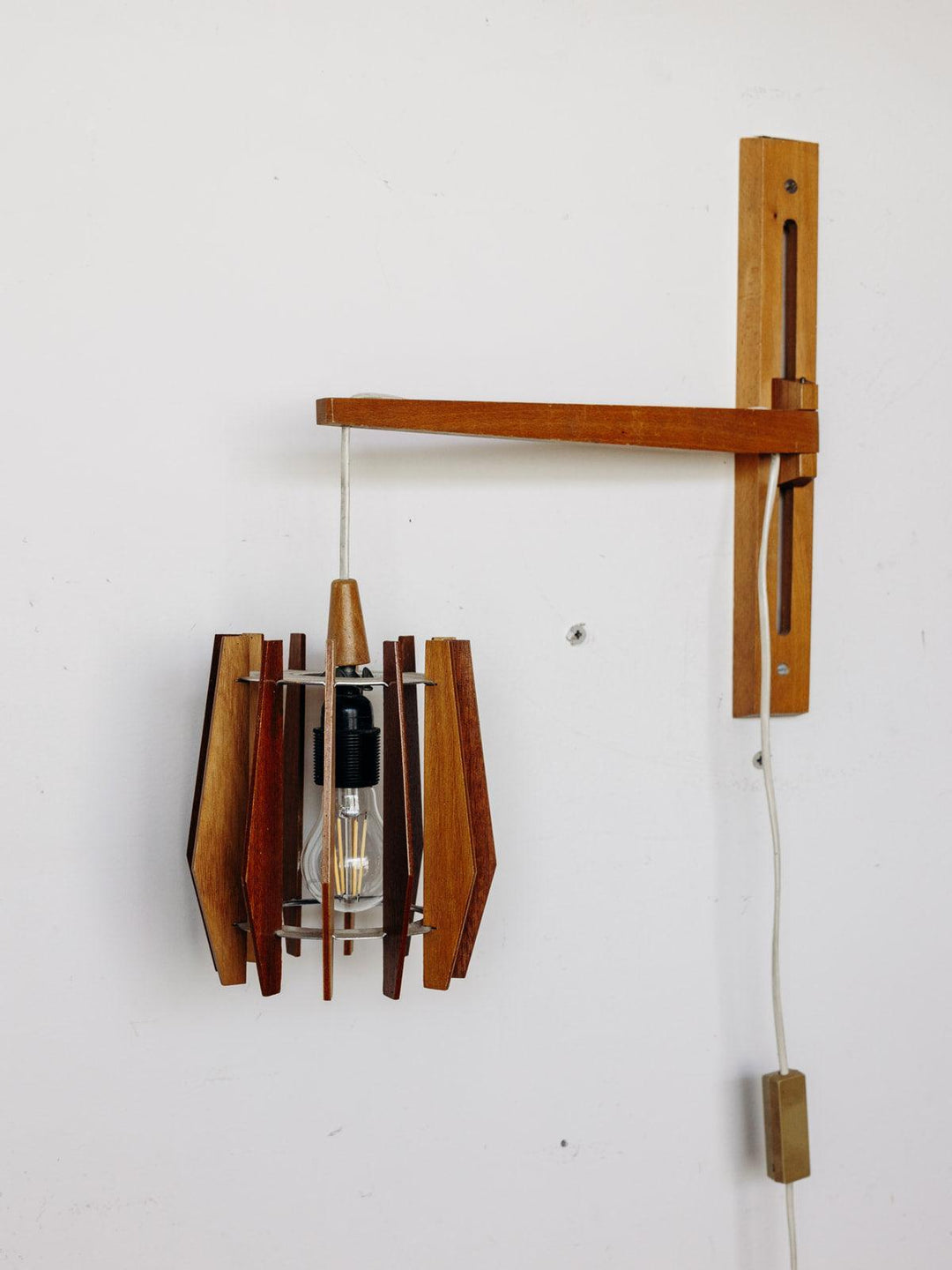 Sonia, the N°1 wooden pendant light