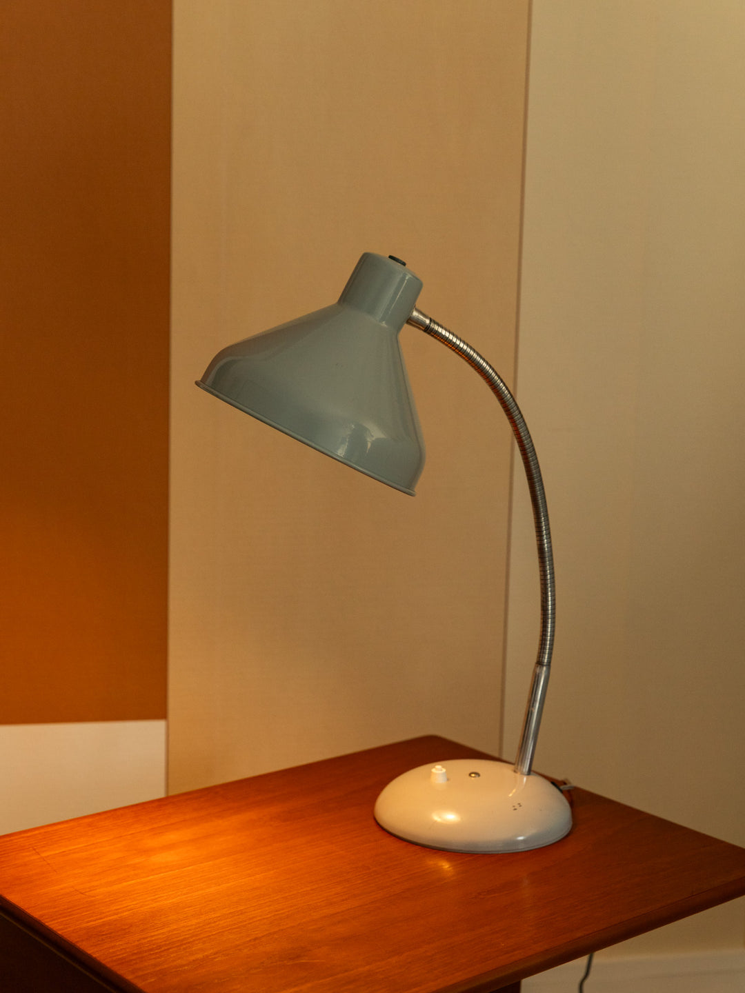 julia-lampe-a-poser-metal-industriel-vintage-sarlam-1067-8