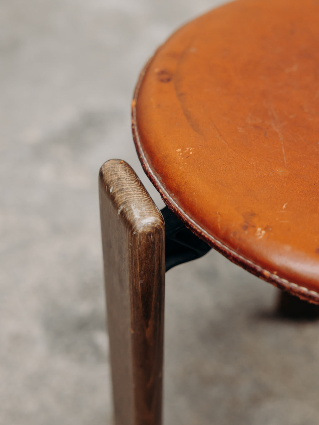 4U3A2454_Debongout-brocante-alsace-25-02-25_083tabouret_0616.jpg