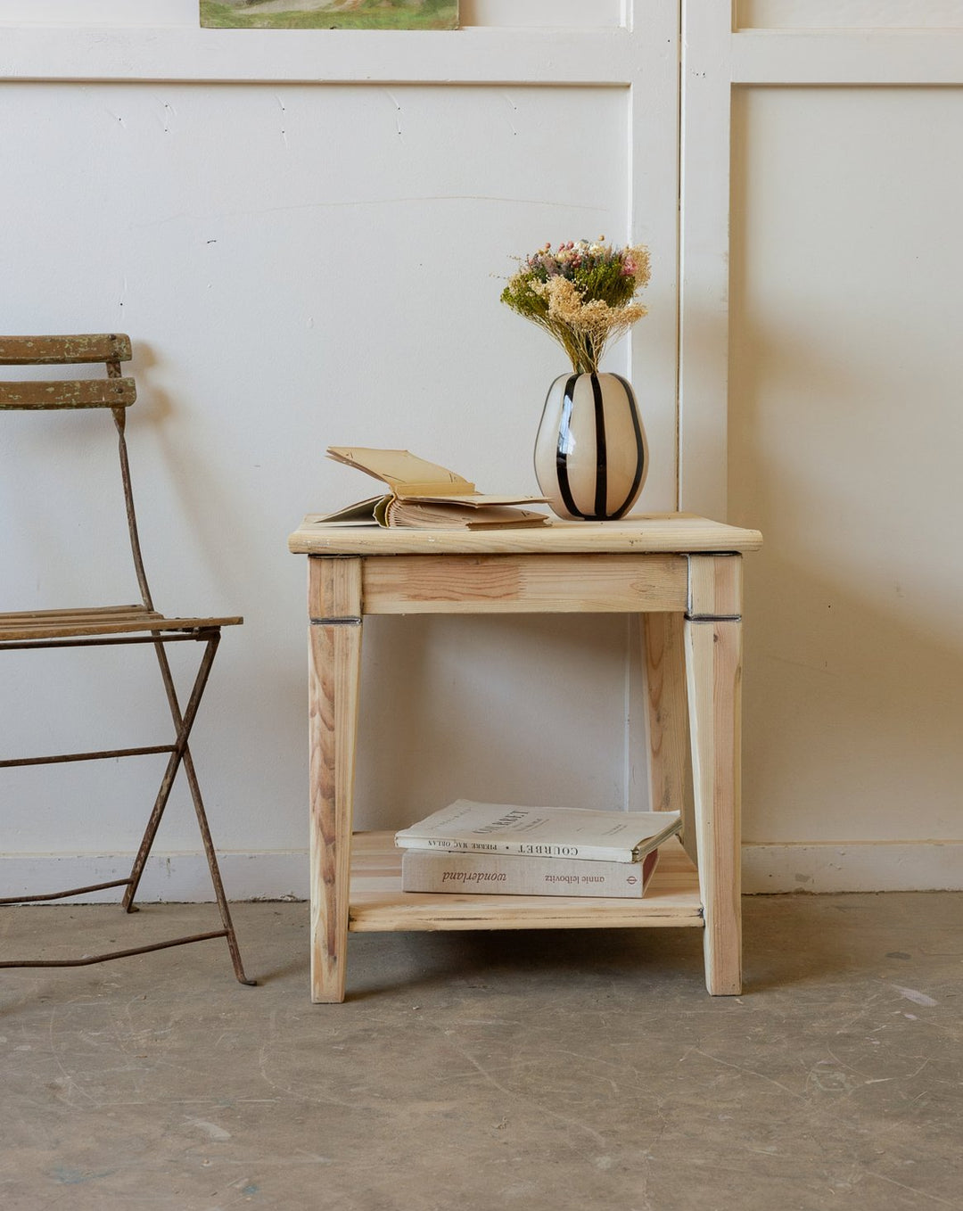 francine-table-appoint-bois-carréé-1047-1