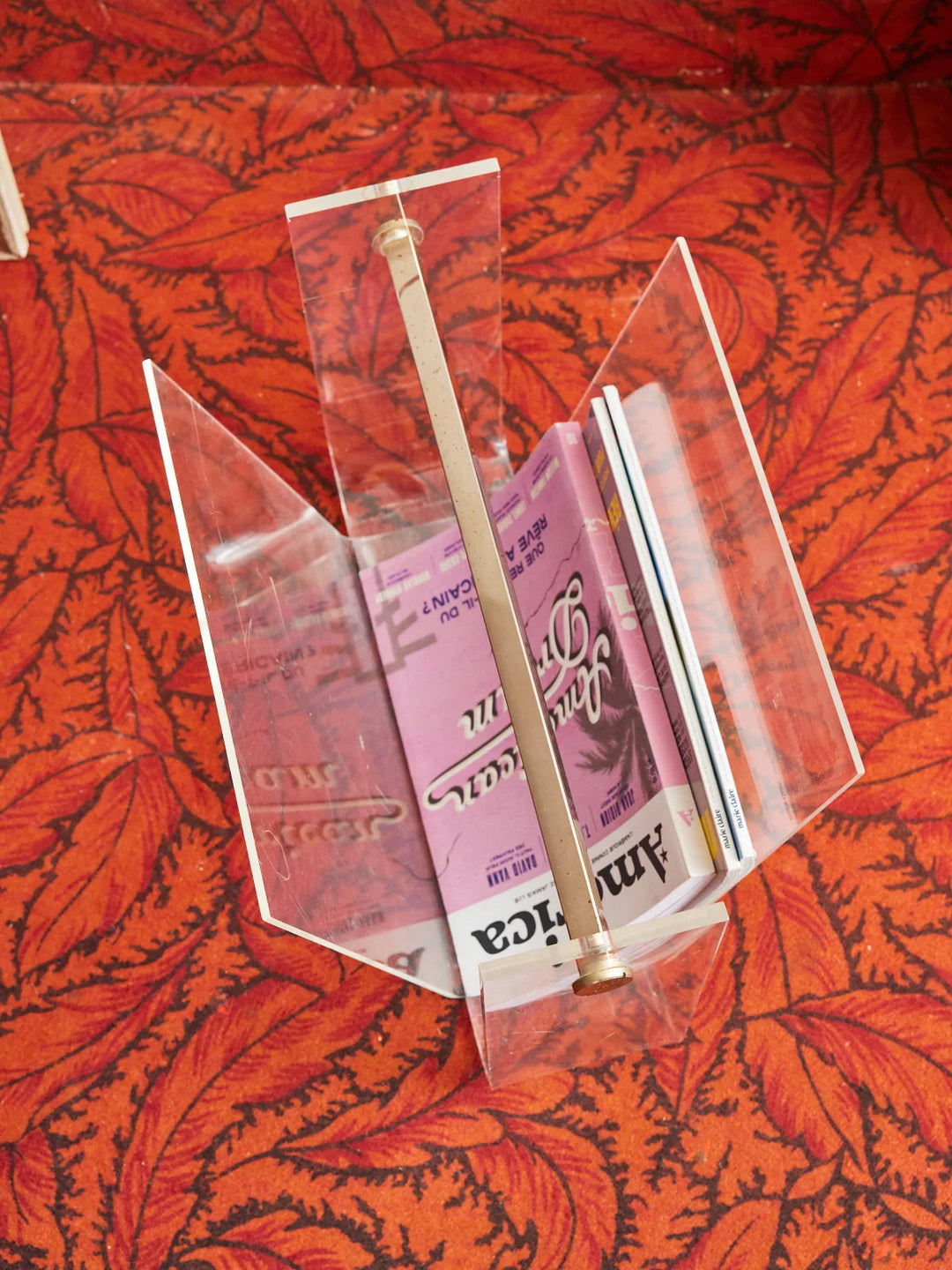 marius-porte-revue-plexiglass-236-3