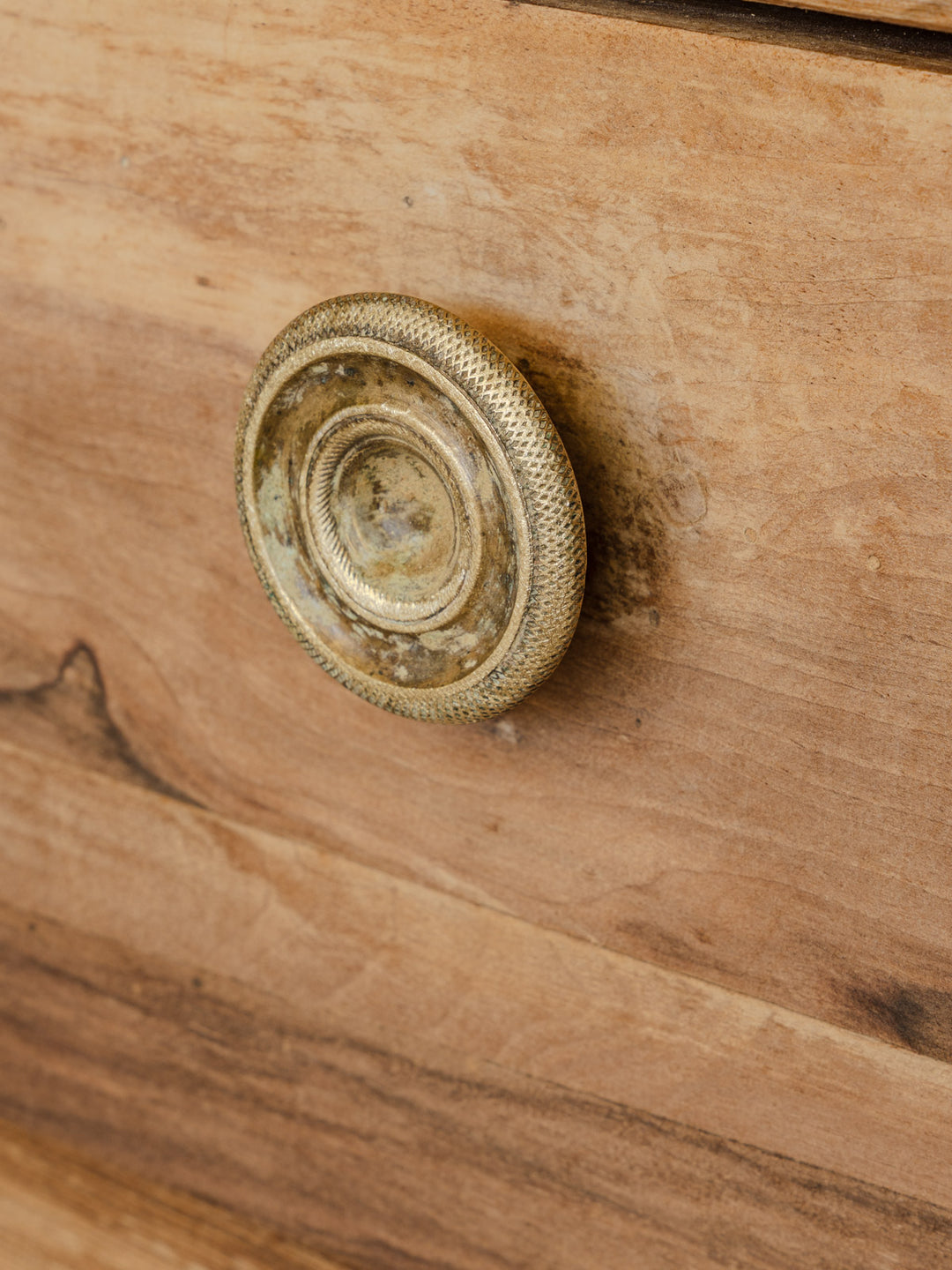 gilbert-buffet-noyer-530-8