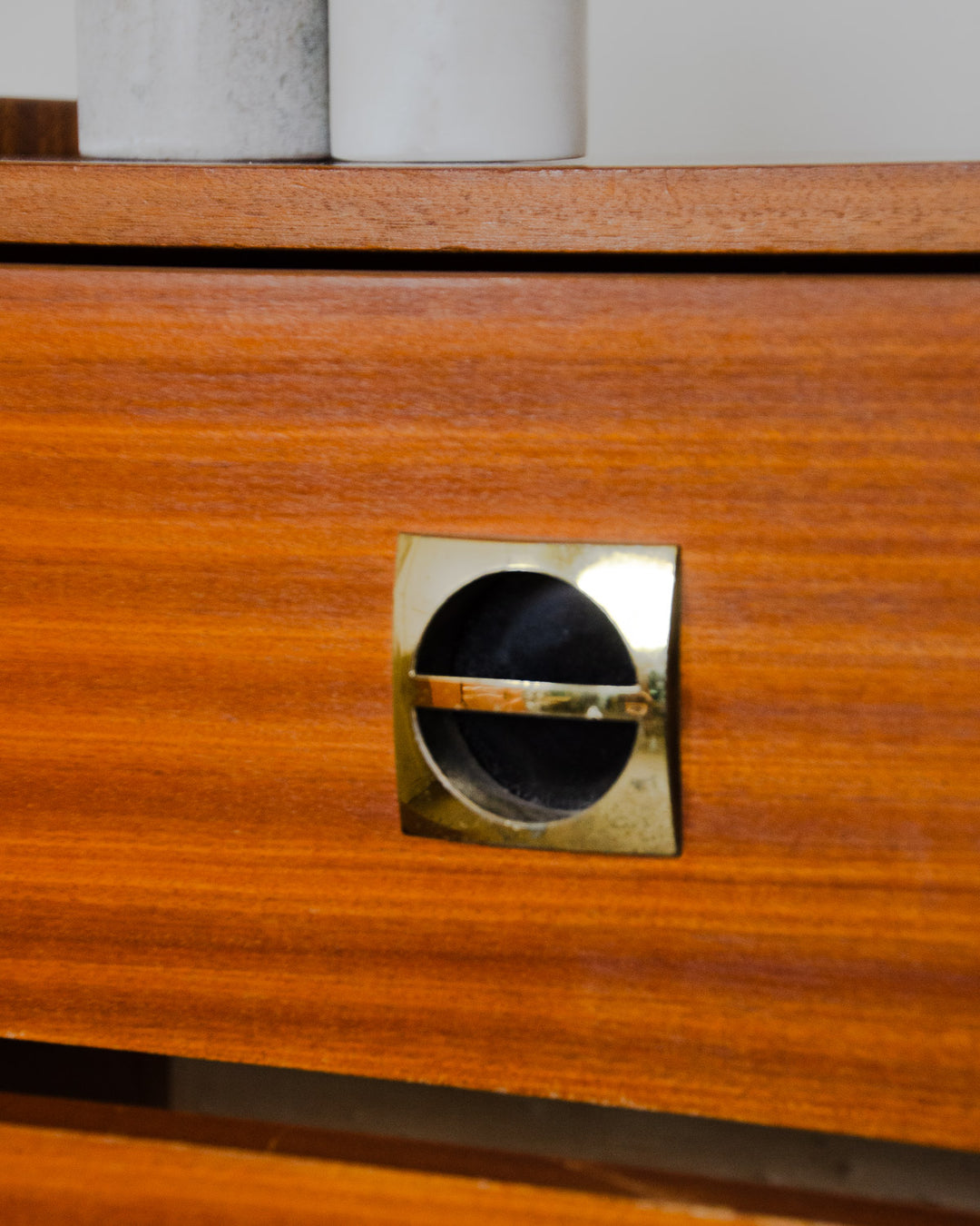 olga-commode-seventies-473-5