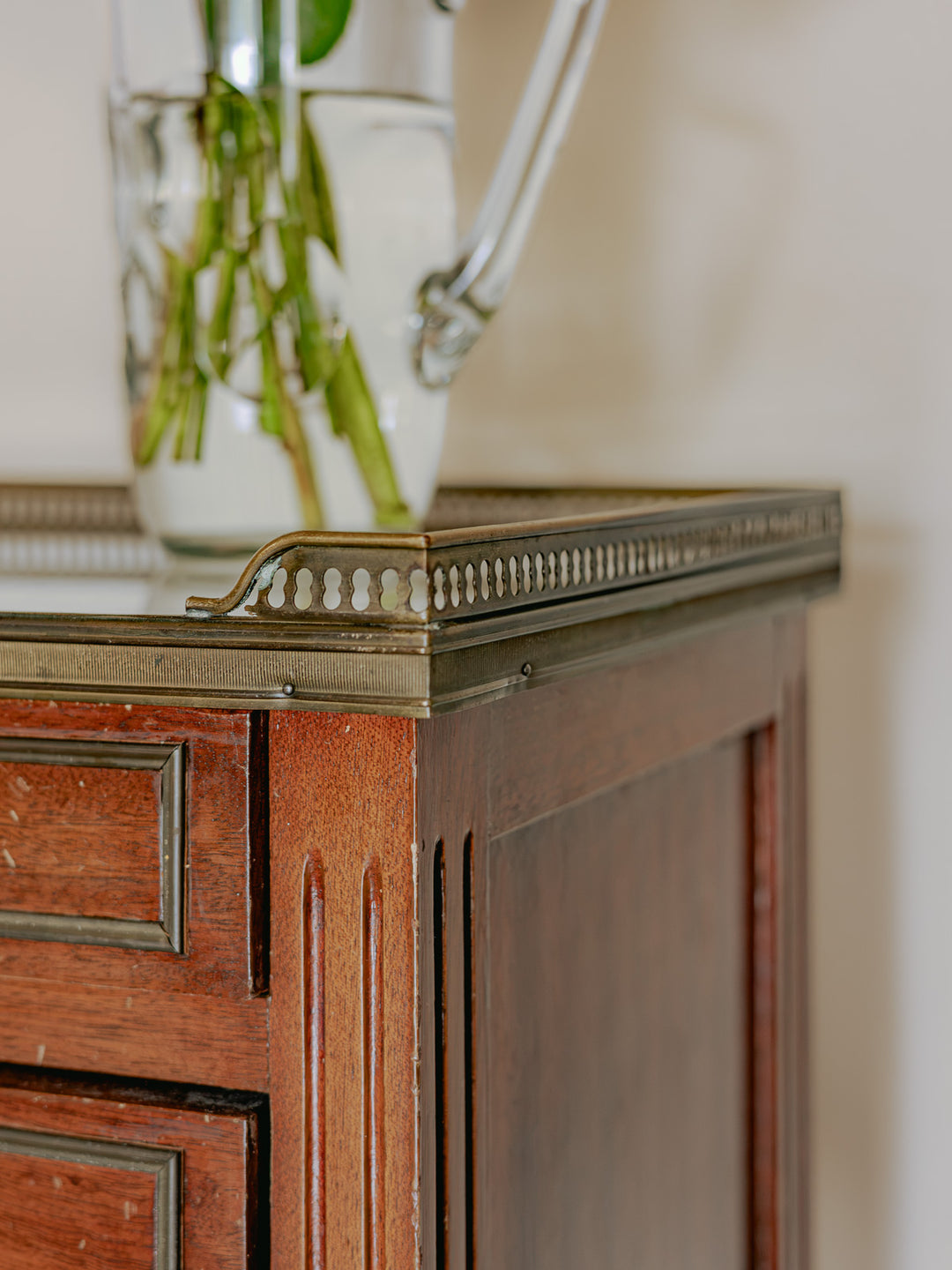 odile-table-chevet-bois-marbre-blanc-louis XVI-1469-7