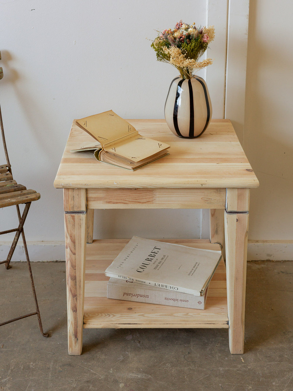 francine-table-appoint-bois-carréé-1047-2