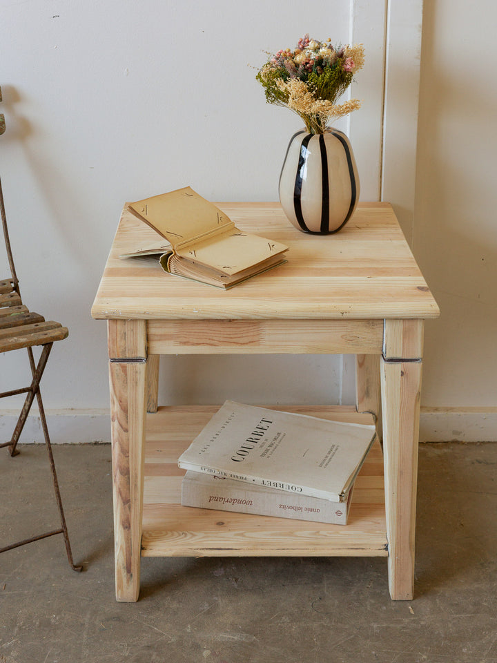 francine-table-appoint-bois-carréé-1047-2