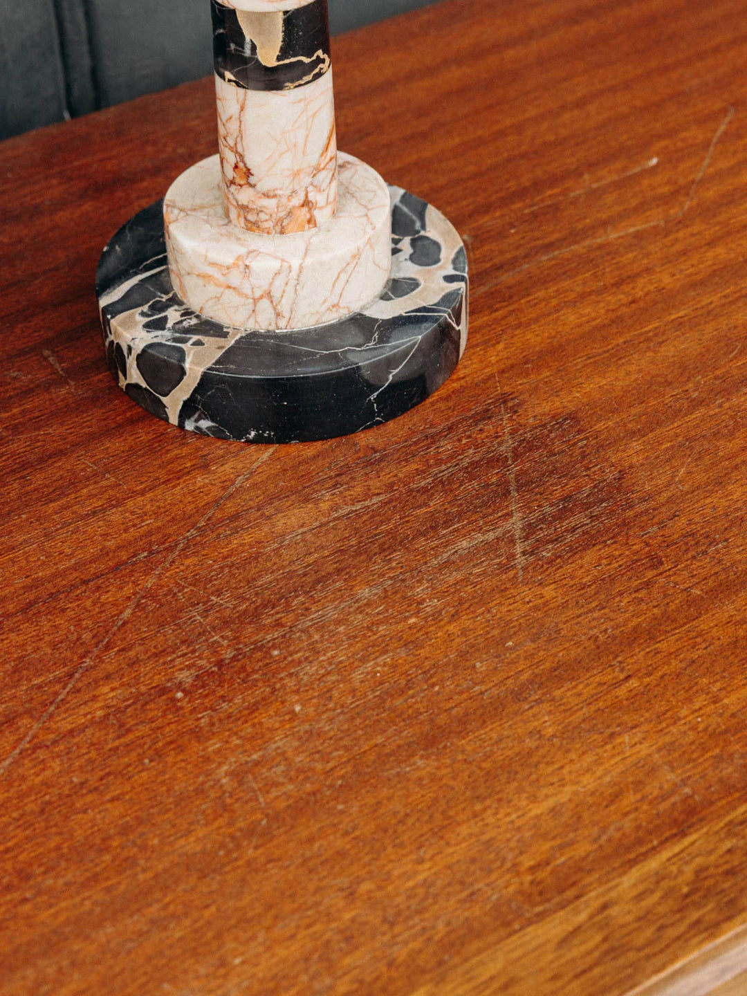 hippolyte-manteau-cheminee-bois-laiton-5-8